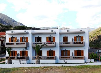 Idomeneas Apartments & Studios Сугия Екстериор снимка