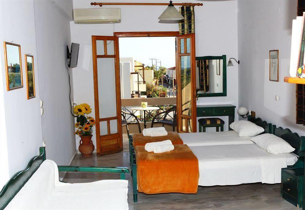 Idomeneas Apartments & Studios Сугия Екстериор снимка